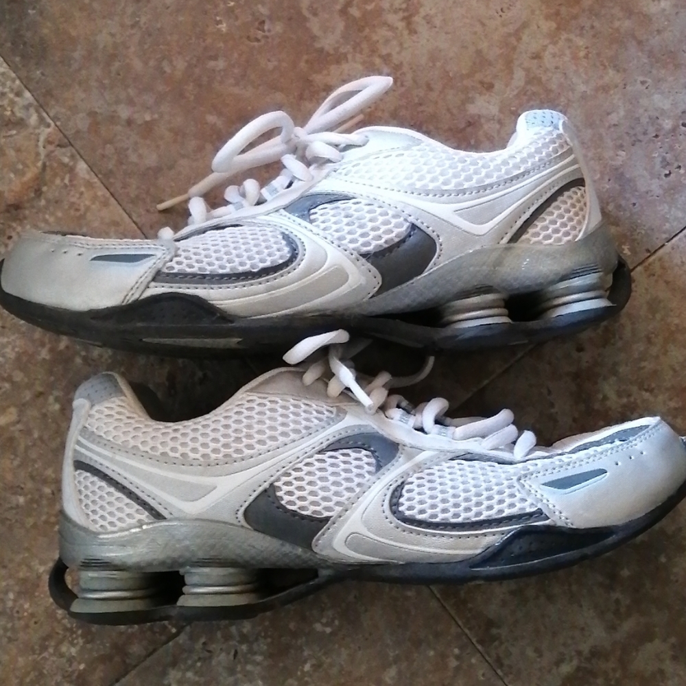 Shox runners